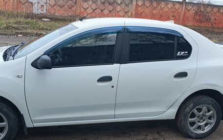 Renault Logan II, 2017 год, 520 000 рублей, 3 фотография