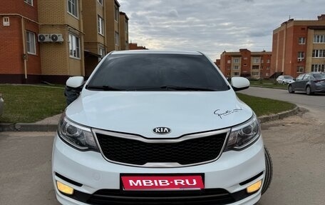 KIA Rio III рестайлинг, 2015 год, 930 000 рублей, 1 фотография