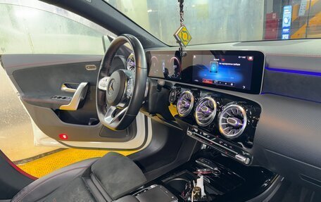 Mercedes-Benz CLA, 2019 год, 3 890 000 рублей, 15 фотография