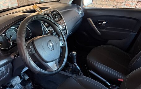 Renault Logan II, 2017 год, 1 000 000 рублей, 9 фотография