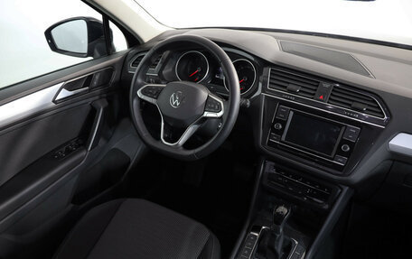 Volkswagen Tiguan II, 2021 год, 2 879 000 рублей, 8 фотография
