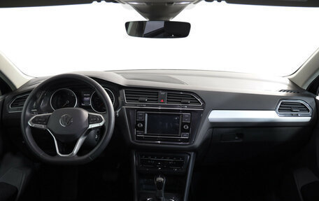 Volkswagen Tiguan II, 2021 год, 2 879 000 рублей, 9 фотография