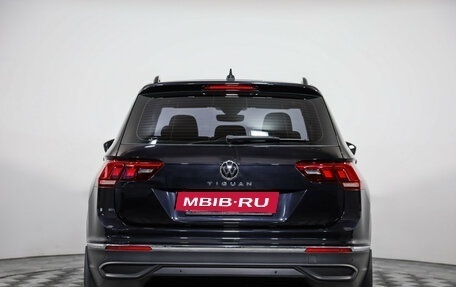 Volkswagen Tiguan II, 2021 год, 2 879 000 рублей, 6 фотография