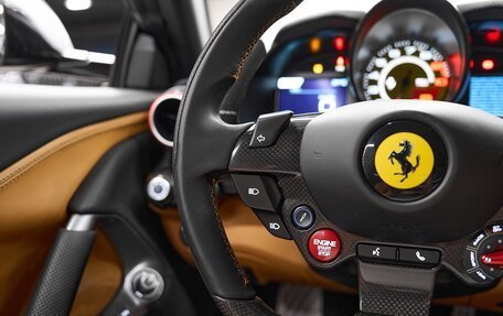 Ferrari 812, 2019 год, 28 300 000 рублей, 13 фотография