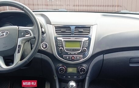 Hyundai Solaris II рестайлинг, 2013 год, 880 000 рублей, 9 фотография