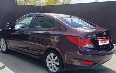 Hyundai Solaris II рестайлинг, 2013 год, 880 000 рублей, 4 фотография
