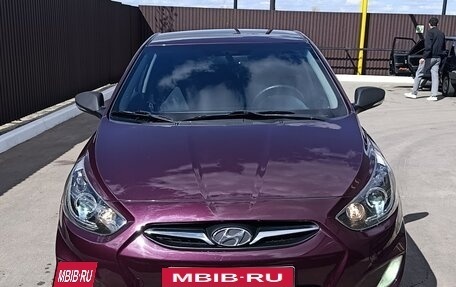 Hyundai Solaris II рестайлинг, 2013 год, 880 000 рублей, 5 фотография