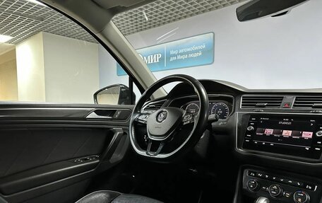 Volkswagen Tiguan II, 2019 год, 2 499 000 рублей, 13 фотография