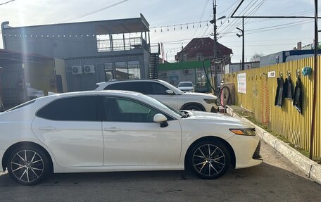 Toyota Camry, 2019 год, 1 600 000 рублей, 2 фотография