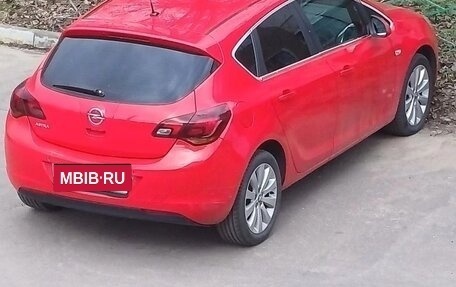 Opel Astra J, 2012 год, 850 000 рублей, 2 фотография