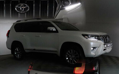Toyota Land Cruiser Prado 150 рестайлинг 2, 2021 год, 5 699 000 рублей, 7 фотография