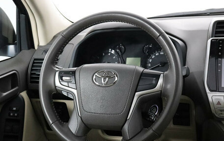 Toyota Land Cruiser Prado 150 рестайлинг 2, 2021 год, 5 699 000 рублей, 14 фотография