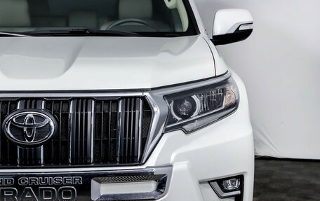 Toyota Land Cruiser Prado 150 рестайлинг 2, 2021 год, 5 699 000 рублей, 19 фотография