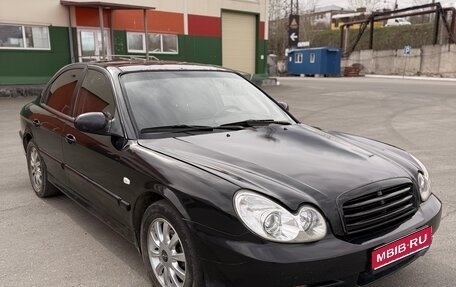 Hyundai Sonata IV рестайлинг, 2005 год, 270 000 рублей, 1 фотография