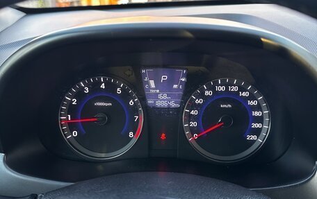 Hyundai Solaris II рестайлинг, 2012 год, 700 000 рублей, 5 фотография