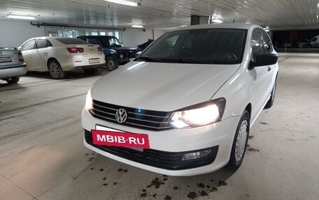 Volkswagen Polo VI (EU Market), 2018 год, 699 000 рублей, 2 фотография