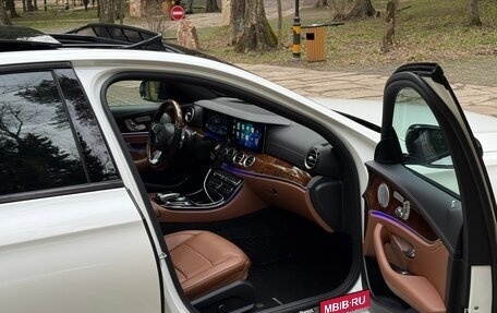 Mercedes-Benz E-Класс, 2016 год, 4 290 000 рублей, 21 фотография