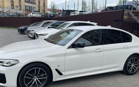 BMW 5 серия, 2020 год, 4 900 000 рублей, 2 фотография