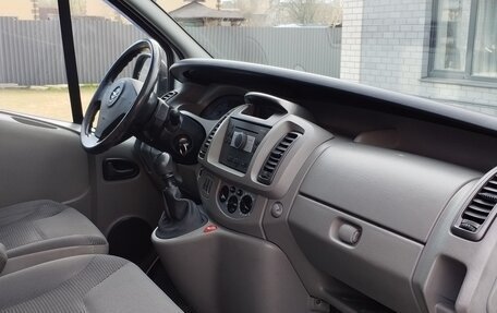Opel Vivaro A рестайлинг, 2010 год, 1 400 000 рублей, 9 фотография
