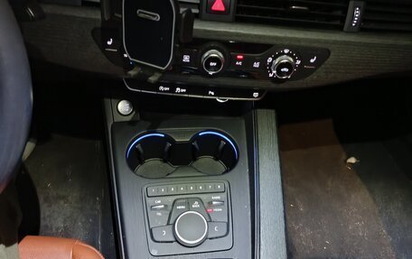 Audi A4, 2017 год, 2 400 000 рублей, 4 фотография