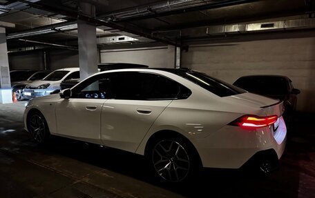BMW 5 серия, 2023 год, 6 850 000 рублей, 4 фотография