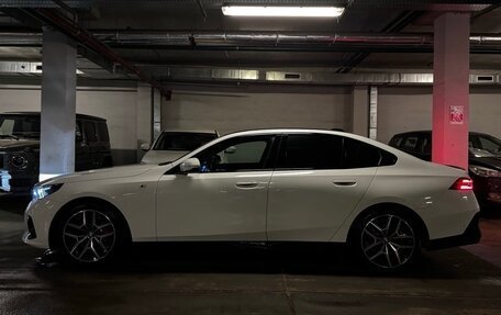 BMW 5 серия, 2023 год, 6 850 000 рублей, 3 фотография