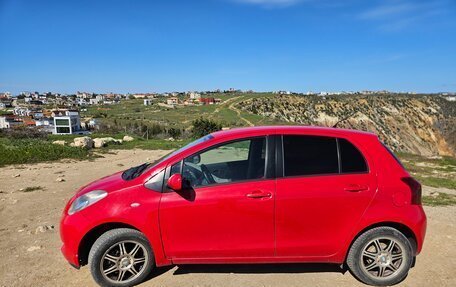 Toyota Yaris III рестайлинг, 2007 год, 420 000 рублей, 6 фотография