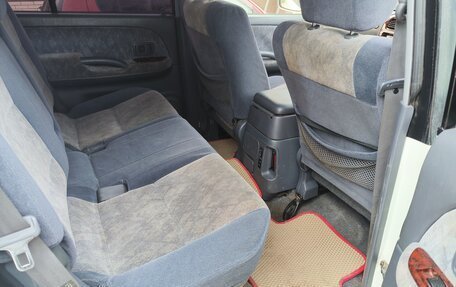 Toyota Land Cruiser Prado 90 рестайлинг, 2001 год, 1 350 000 рублей, 8 фотография