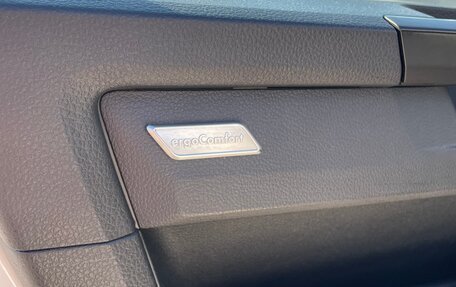 Volkswagen Caravelle T6 рестайлинг, 2018 год, 3 400 000 рублей, 18 фотография