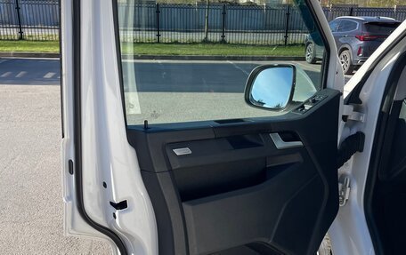 Volkswagen Caravelle T6 рестайлинг, 2018 год, 3 400 000 рублей, 17 фотография