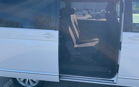 Volkswagen Caravelle T6 рестайлинг, 2018 год, 3 400 000 рублей, 28 фотография