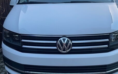 Volkswagen Caravelle T6 рестайлинг, 2018 год, 3 400 000 рублей, 38 фотография