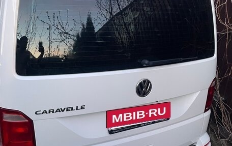 Volkswagen Caravelle T6 рестайлинг, 2018 год, 3 400 000 рублей, 39 фотография