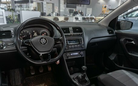 Volkswagen Polo VI (EU Market), 2015 год, 999 000 рублей, 10 фотография