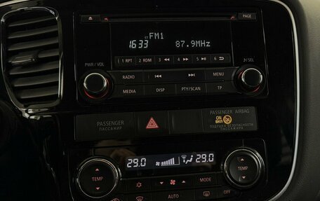Mitsubishi Outlander III рестайлинг 3, 2014 год, 1 675 000 рублей, 8 фотография
