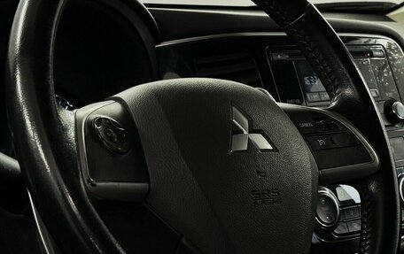 Mitsubishi Outlander III рестайлинг 3, 2014 год, 1 675 000 рублей, 11 фотография