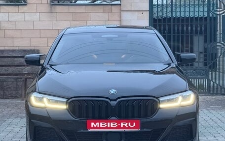 BMW 5 серия, 2022 год, 4 050 000 рублей, 2 фотография