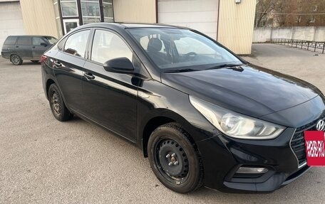Hyundai Solaris II рестайлинг, 2019 год, 1 300 000 рублей, 3 фотография