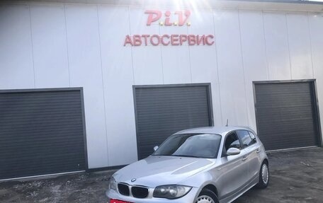 BMW 1 серия, 2004 год, 606 666 рублей, 2 фотография