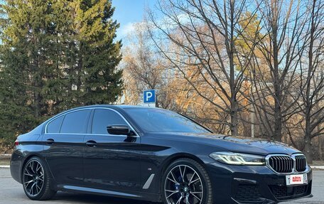 BMW 5 серия, 2022 год, 5 390 000 рублей, 2 фотография