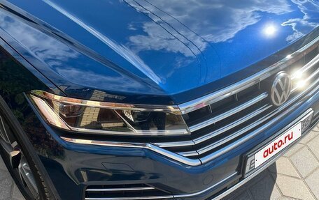Volkswagen Touareg III, 2019 год, 4 300 000 рублей, 7 фотография