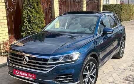 Volkswagen Touareg III, 2019 год, 4 300 000 рублей, 2 фотография
