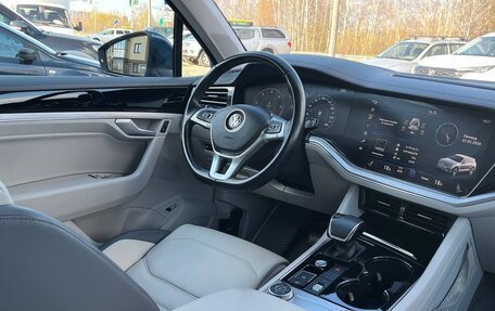 Volkswagen Touareg III, 2019 год, 4 300 000 рублей, 26 фотография