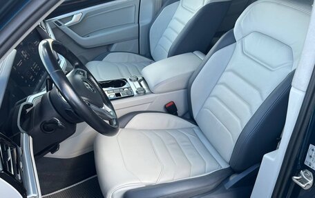 Volkswagen Touareg III, 2019 год, 4 300 000 рублей, 33 фотография