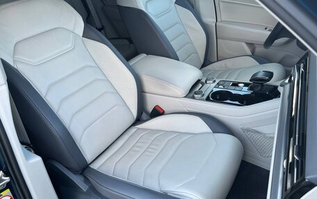 Volkswagen Touareg III, 2019 год, 4 300 000 рублей, 28 фотография