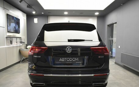 Volkswagen Tiguan II, 2018 год, 2 970 000 рублей, 4 фотография