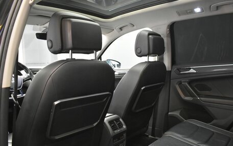 Volkswagen Tiguan II, 2018 год, 2 970 000 рублей, 10 фотография