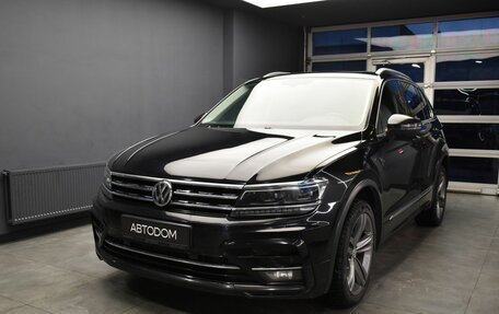 Volkswagen Tiguan II, 2018 год, 2 970 000 рублей, 2 фотография