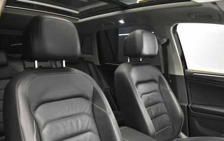 Volkswagen Tiguan II, 2018 год, 2 970 000 рублей, 15 фотография