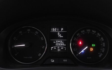 Skoda Rapid I, 2014 год, 900 000 рублей, 16 фотография